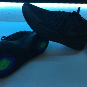 Nike Kyrie Low "Triple Black"